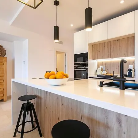 Idyllic Penthouse With Sea View In Benahavis